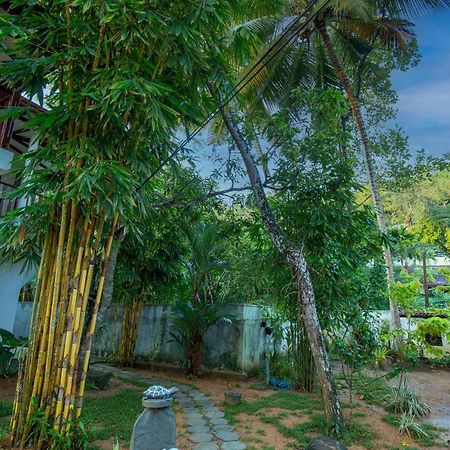 Turtle Lamp Hotel Unawatuna Exterior foto