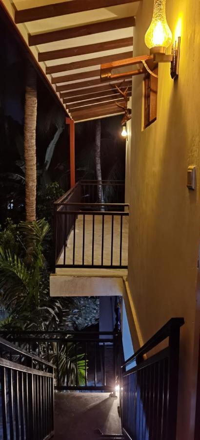 Turtle Lamp Hotel Unawatuna Exterior foto