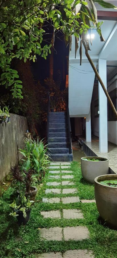 Turtle Lamp Hotel Unawatuna Exterior foto