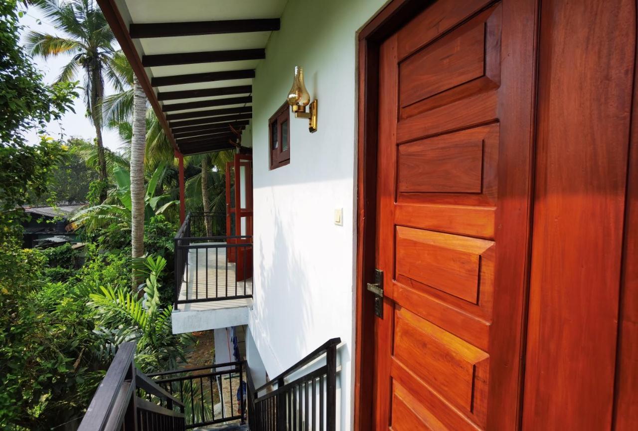 Turtle Lamp Hotel Unawatuna Exterior foto