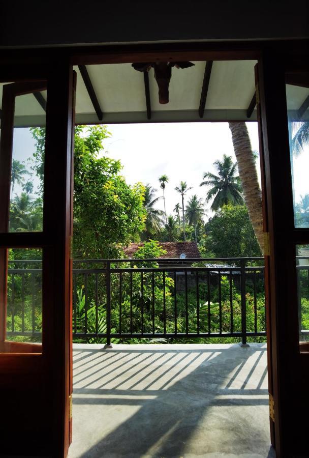 Turtle Lamp Hotel Unawatuna Exterior foto