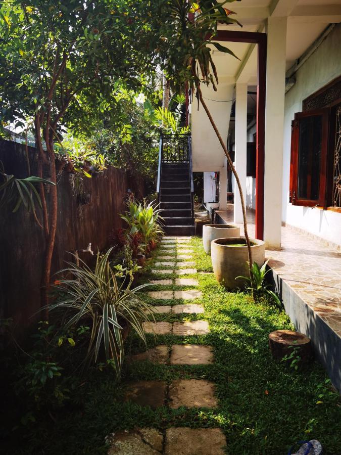 Turtle Lamp Hotel Unawatuna Exterior foto