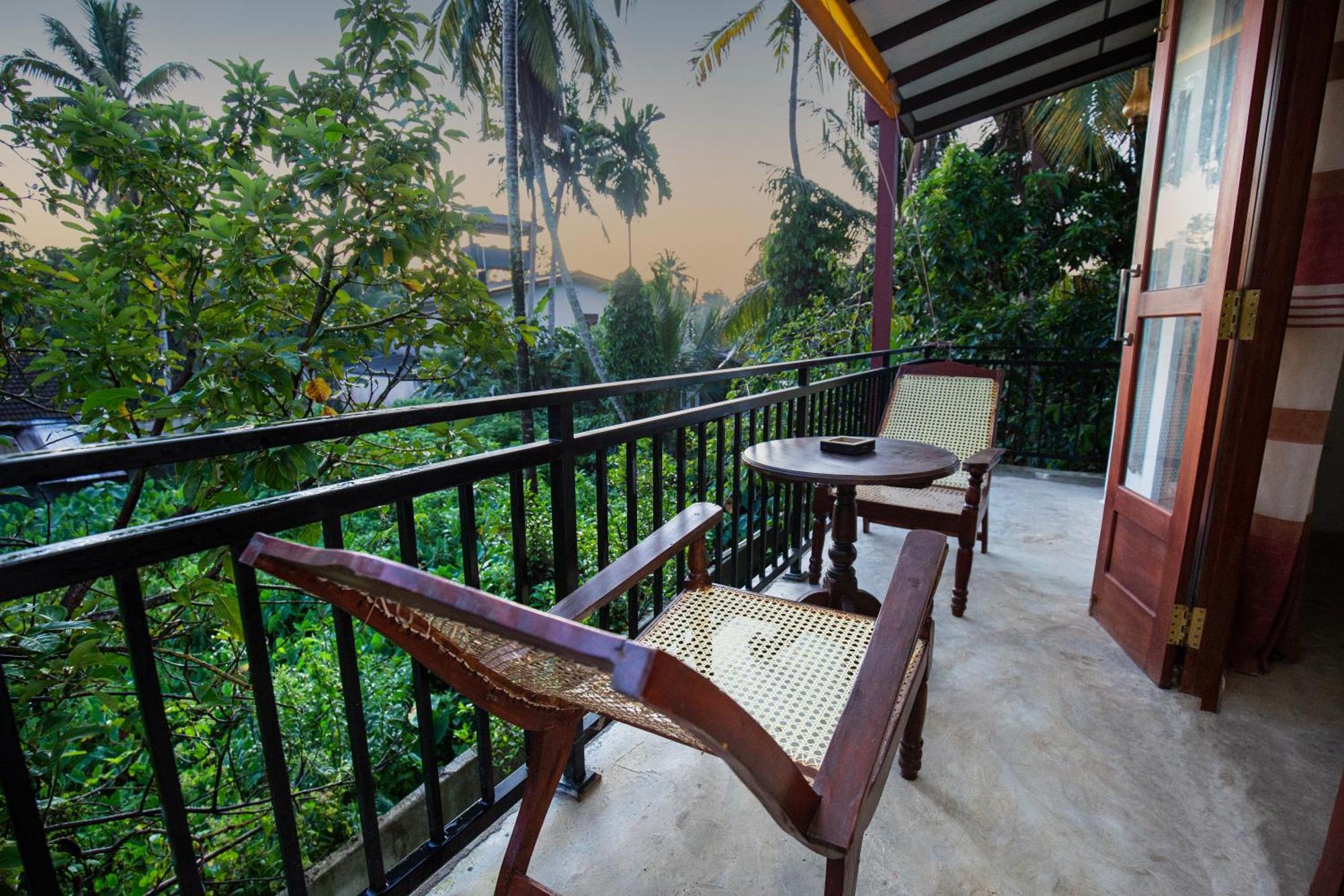 Turtle Lamp Hotel Unawatuna Exterior foto