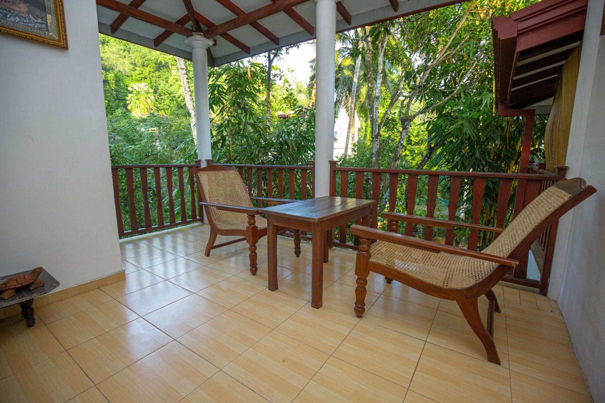 Turtle Lamp Hotel Unawatuna Exterior foto