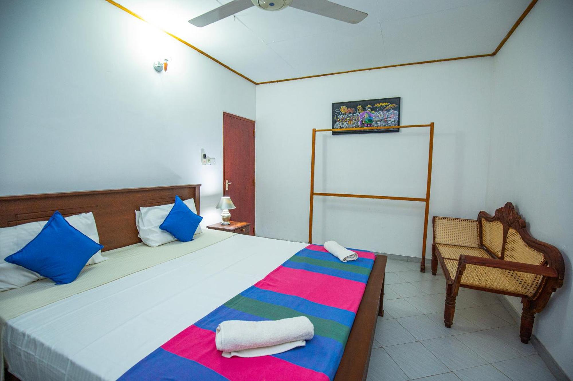 Turtle Lamp Hotel Unawatuna Exterior foto